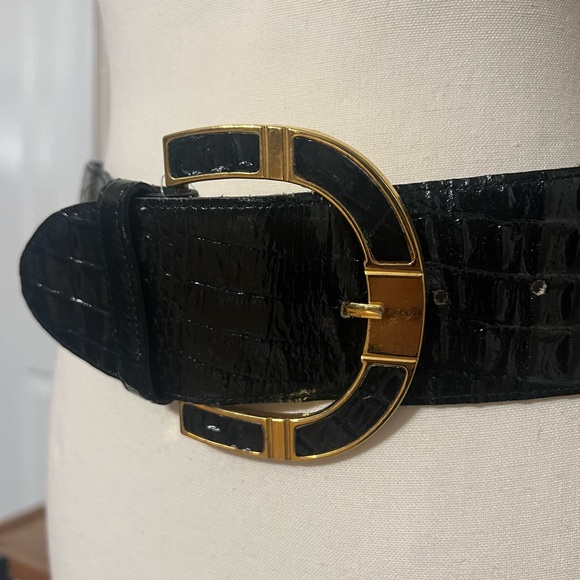 Vintage Avignon Black Croc Embossed Statement Belt Gold Tone Inlay Buckle SM - Picture 3 of 12